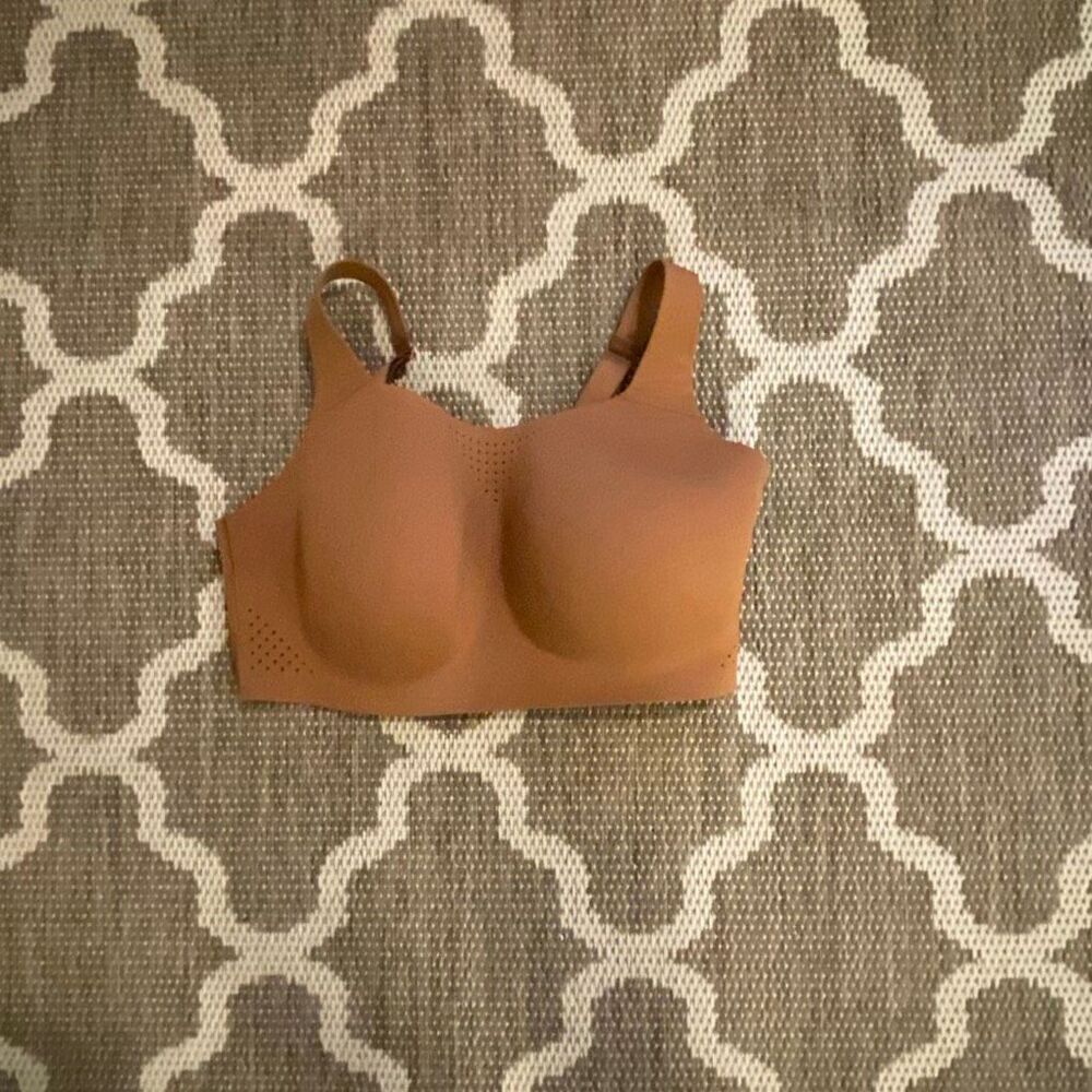 Victoria’s Secret sports bra featherweight max sports bra size 40 DDD